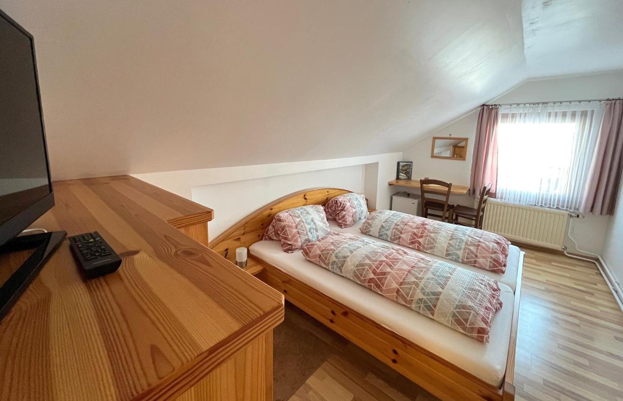 Hotel Gasthof Seeblick Zeutschach Bagian luar foto