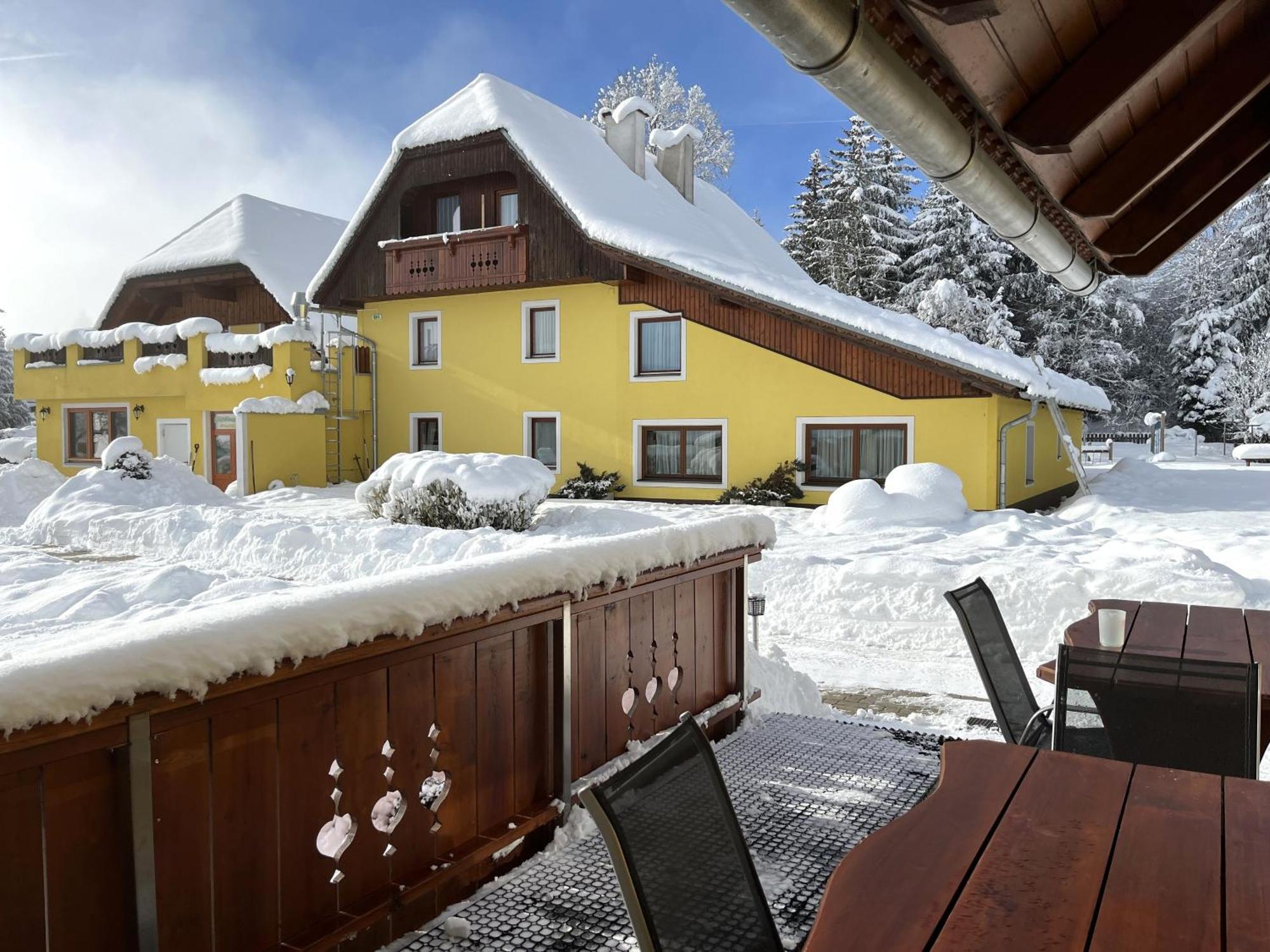 Hotel Gasthof Seeblick Zeutschach Bagian luar foto
