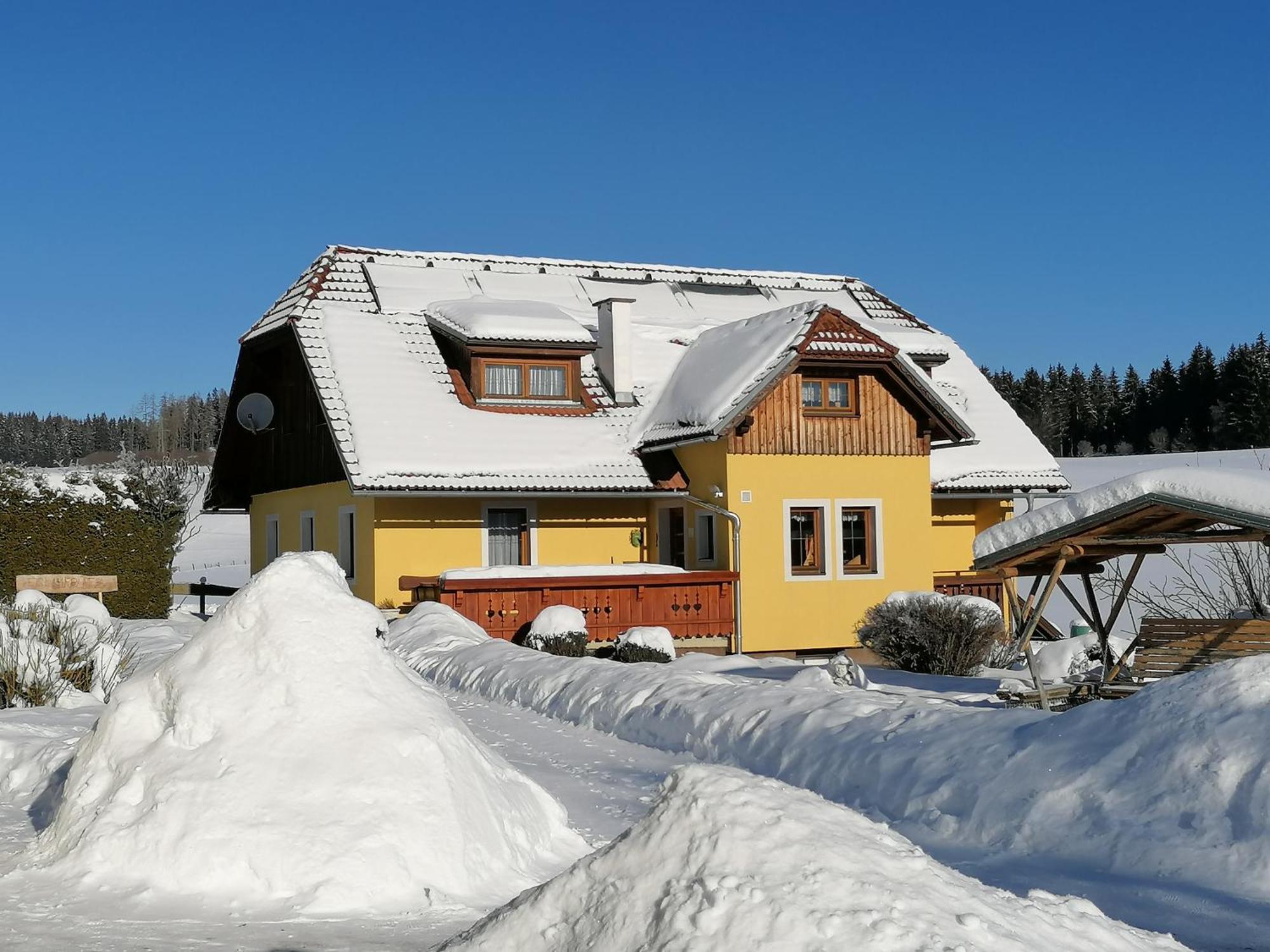 Hotel Gasthof Seeblick Zeutschach Bagian luar foto