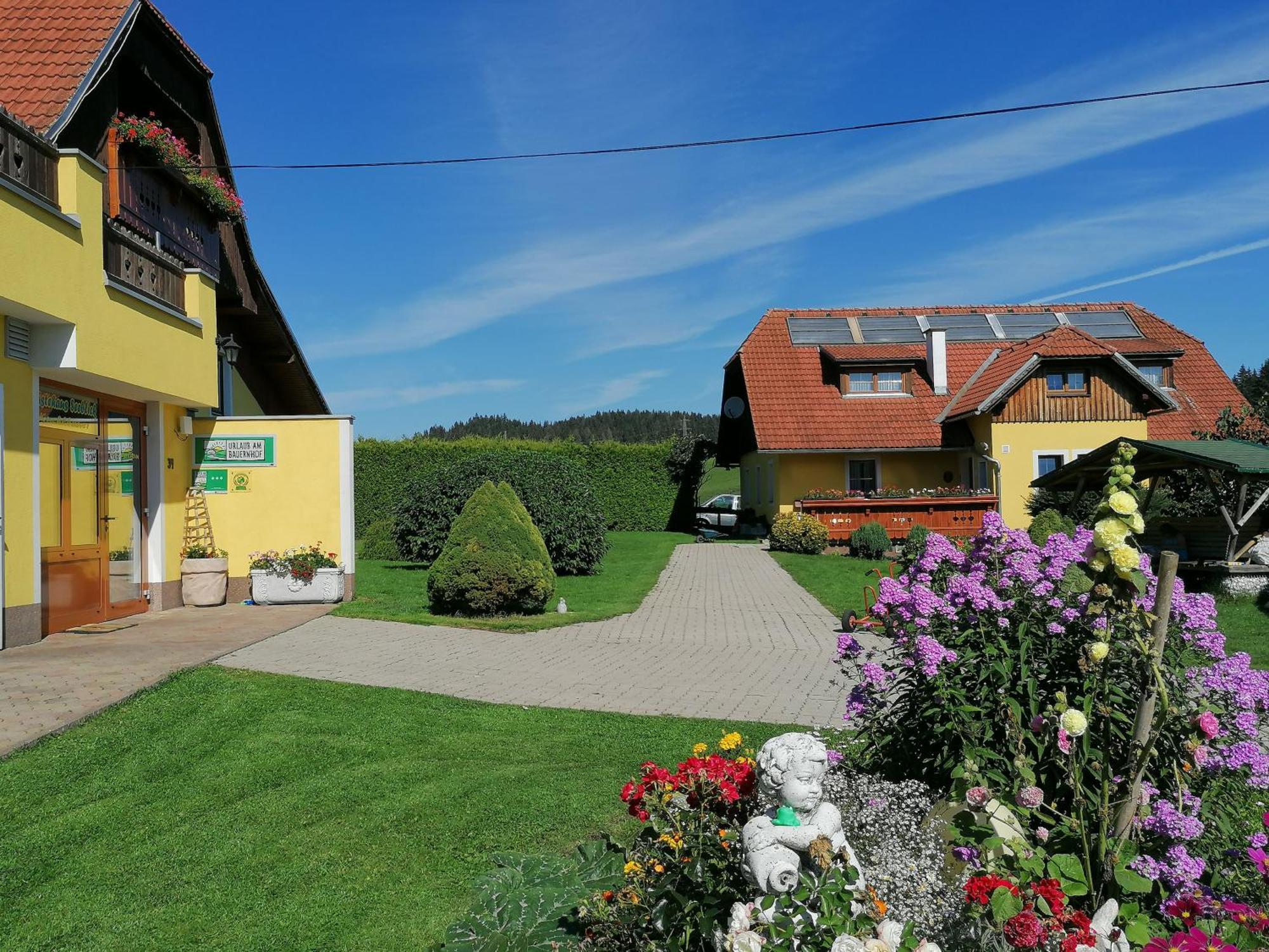 Hotel Gasthof Seeblick Zeutschach Bagian luar foto