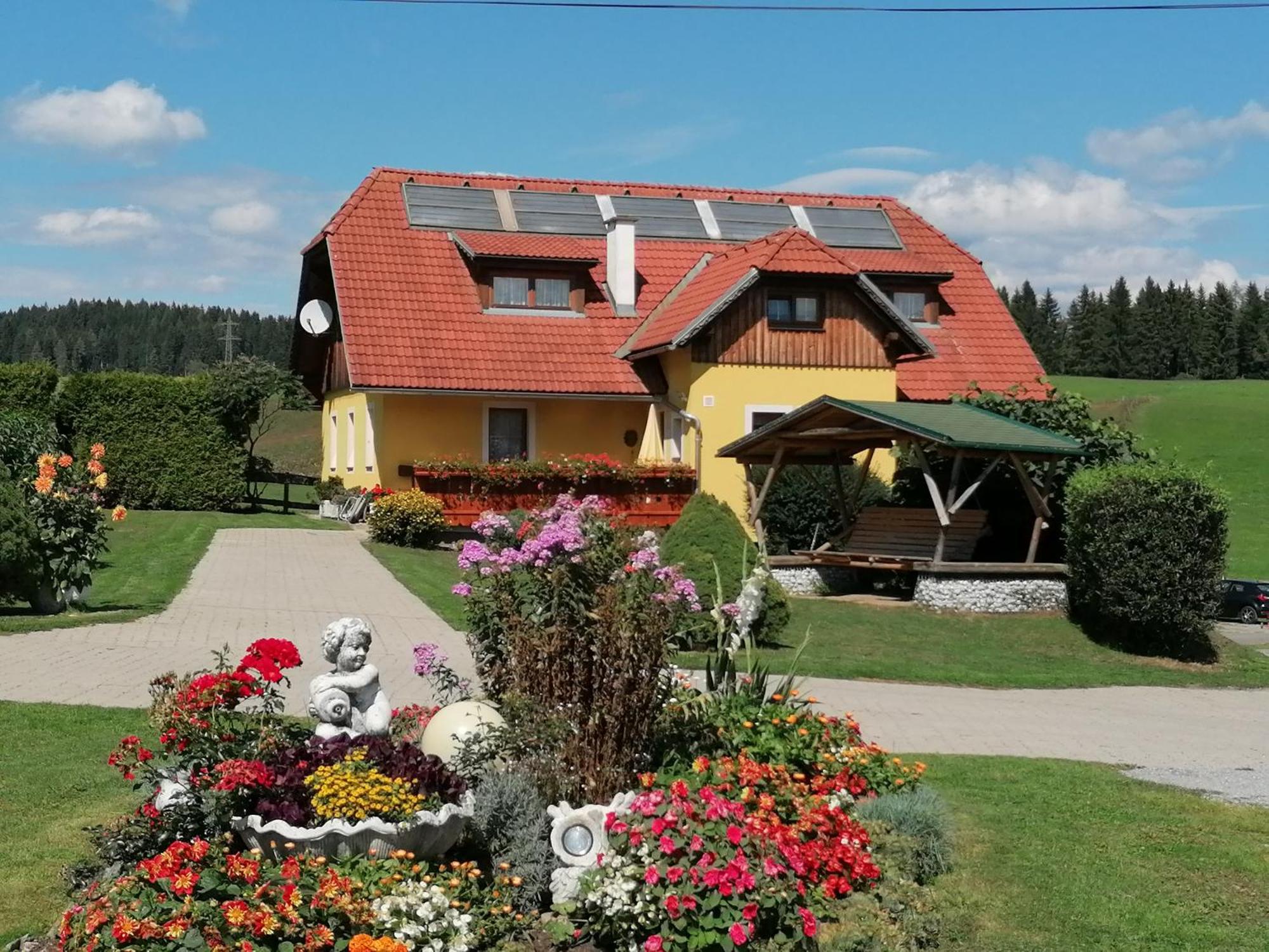 Hotel Gasthof Seeblick Zeutschach Bagian luar foto